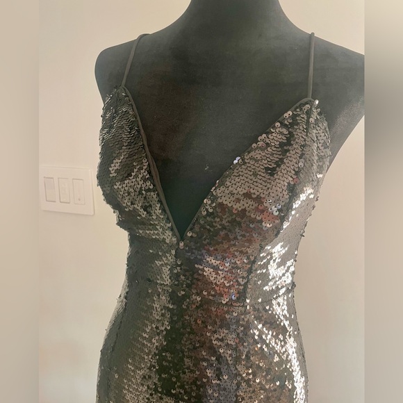 Fame and Partners the Auden Dress size 4 - Picture 3 of 6